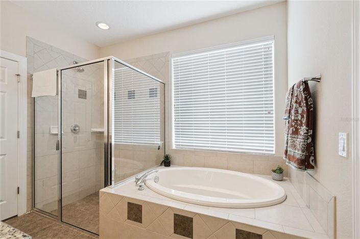 Image No.26-5 Bed Property for sale