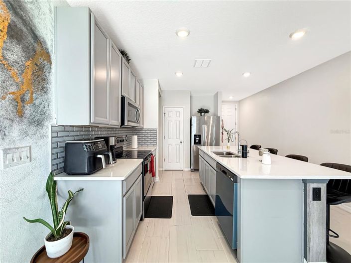 Image No.13-3 Bed Property for sale