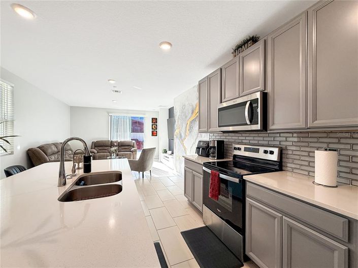 Image No.14-3 Bed Property for sale