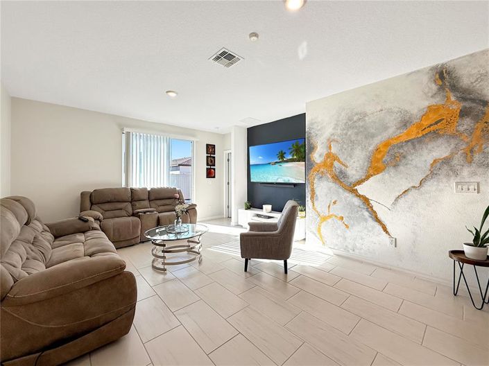 Image No.16-3 Bed Property for sale