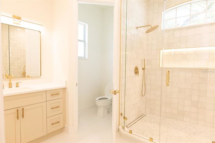 Image No.14-4 Bed Property for sale