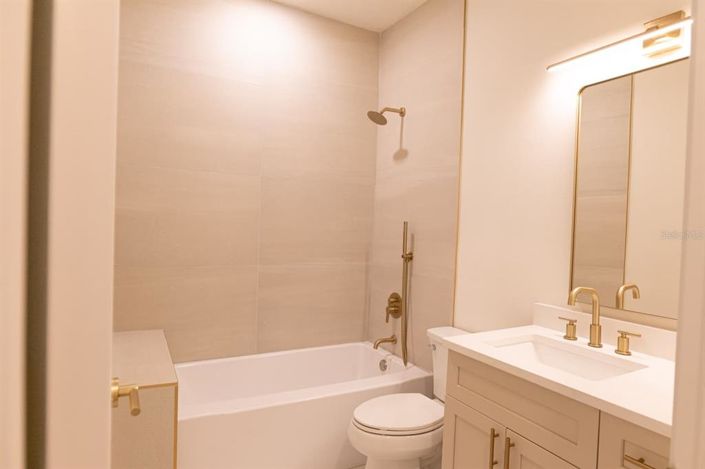 Image No.18-4 Bed Property for sale