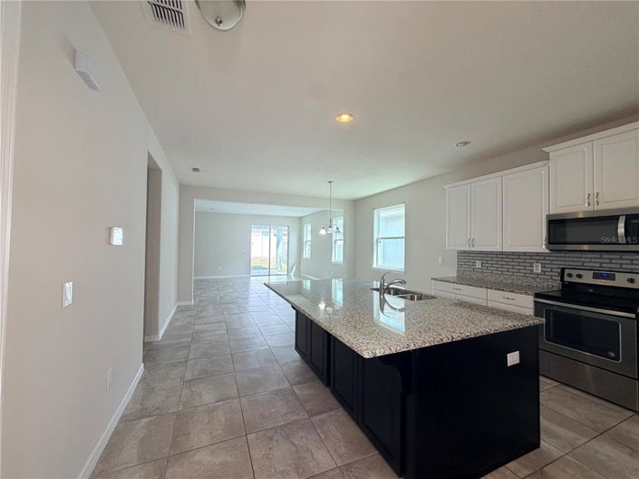 Image No.8-4 Bed Property for sale