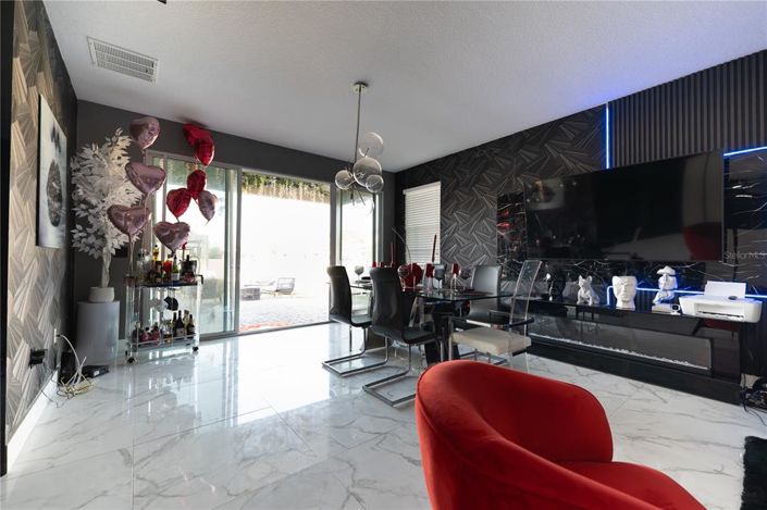 Image No.7-4 Bed Property for sale