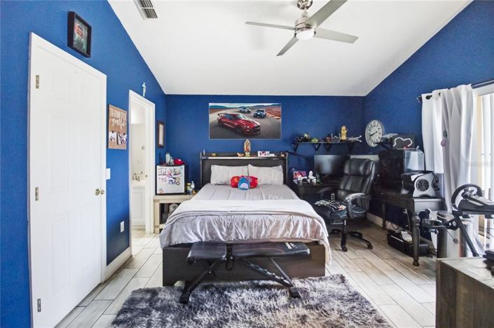 Image No.16-4 Bed Property for sale