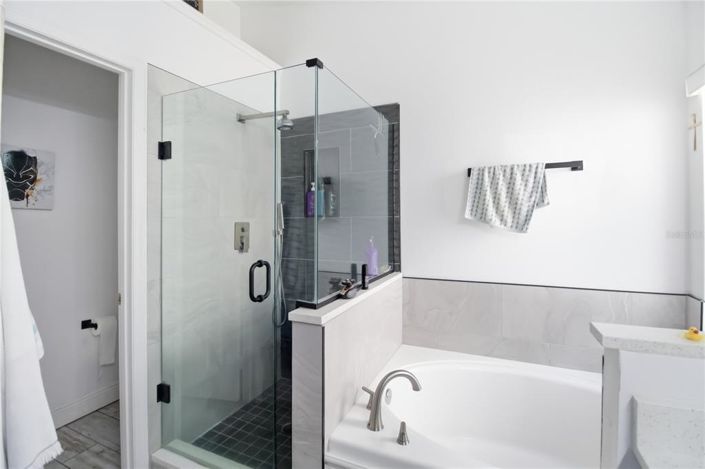 Image No.18-4 Bed Property for sale