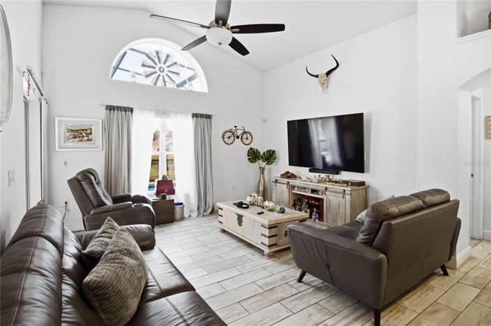 Image No.8-4 Bed Property for sale