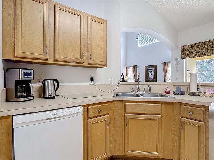 Image No.15-4 Bed Property for sale