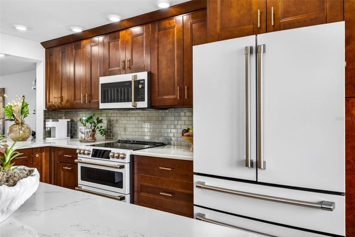 Image No.11-2 Bed Townhouse for sale