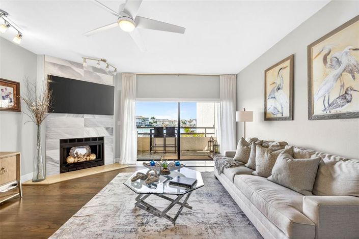 Image No.21-2 Bed Townhouse for sale