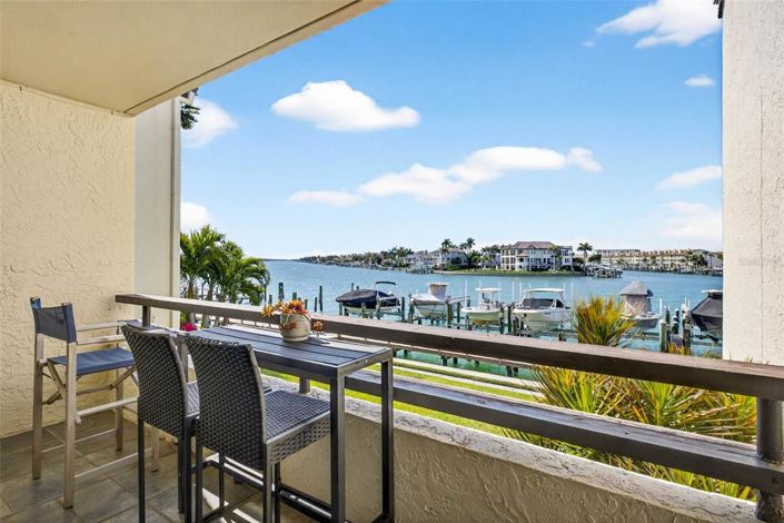 Image No.23-2 Bed Townhouse for sale