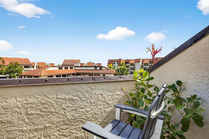 Image No.32-2 Bed Townhouse for sale