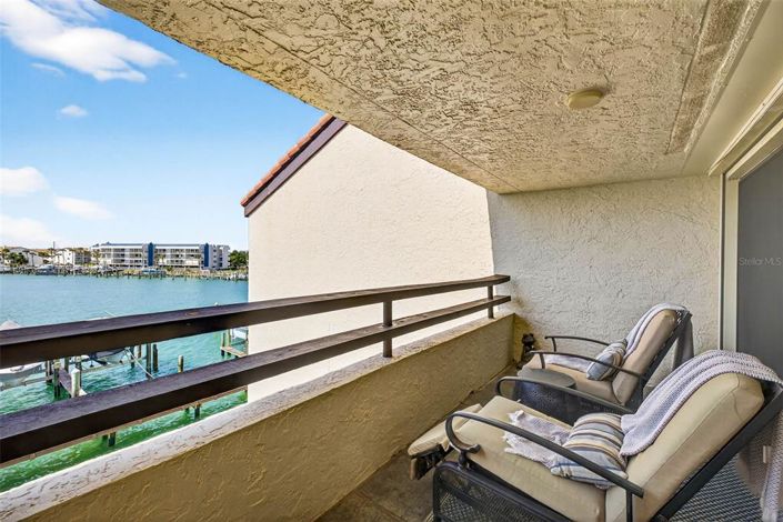 Image No.42-2 Bed Townhouse for sale