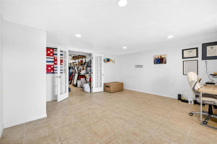 Image No.45-2 Bed Townhouse for sale