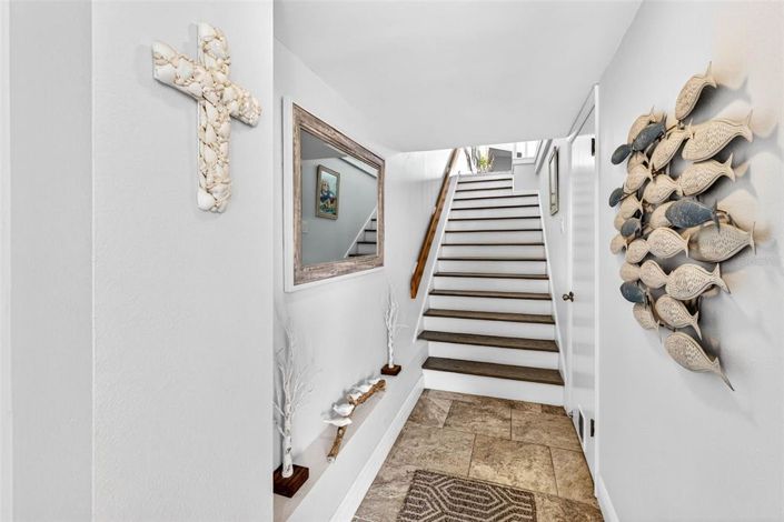 Image No.5-2 Bed Townhouse for sale