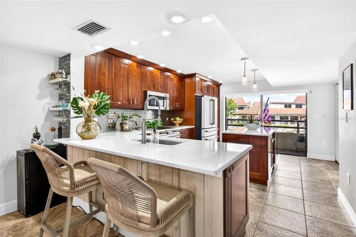 Image No.7-2 Bed Townhouse for sale