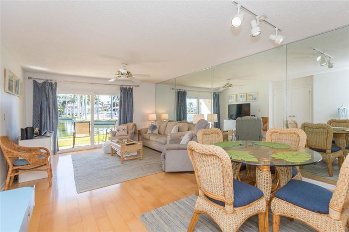 Image No.7-2 Bed Property for sale