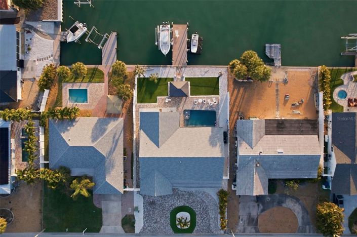 Image No.41-4 Bed Property for sale