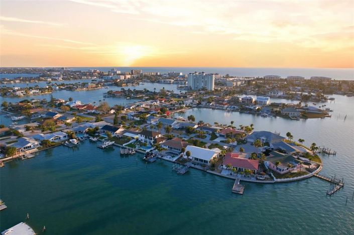 Image No.42-4 Bed Property for sale