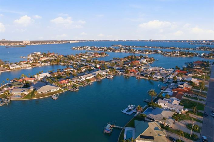 Image No.43-4 Bed Property for sale