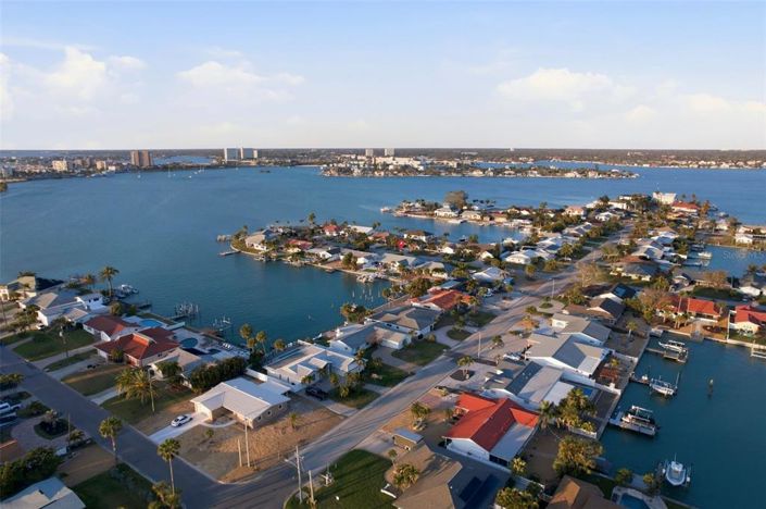 Image No.45-4 Bed Property for sale