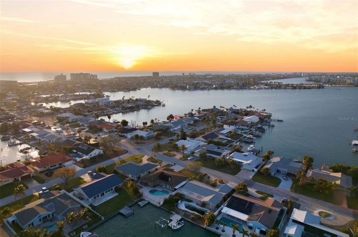 Image No.46-4 Bed Property for sale