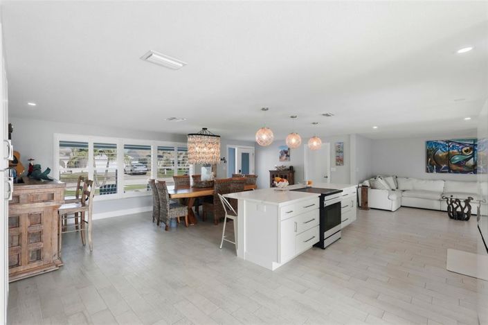 Image No.9-4 Bed Property for sale