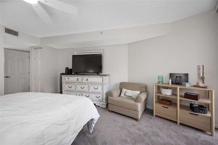 Image No.12-2 Bed Property for sale