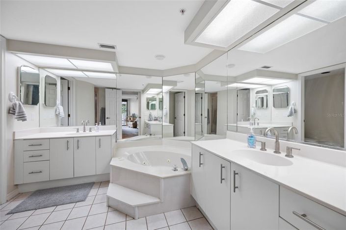 Image No.13-2 Bed Property for sale