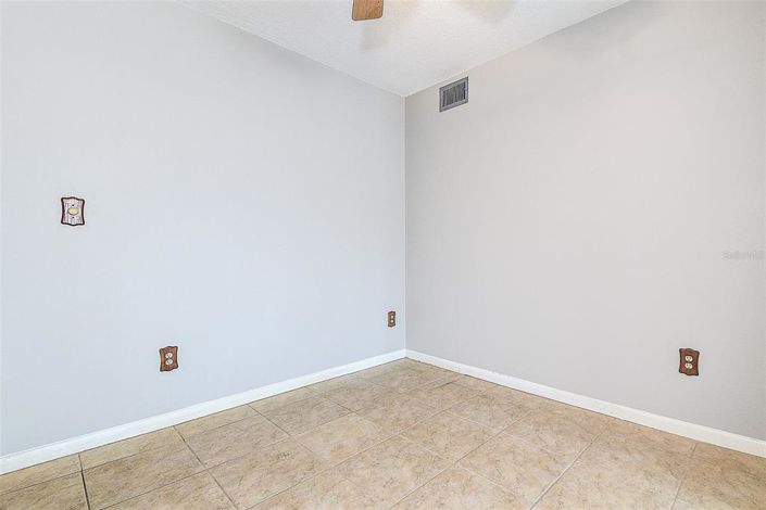 Image No.11-2 Bed Property for sale