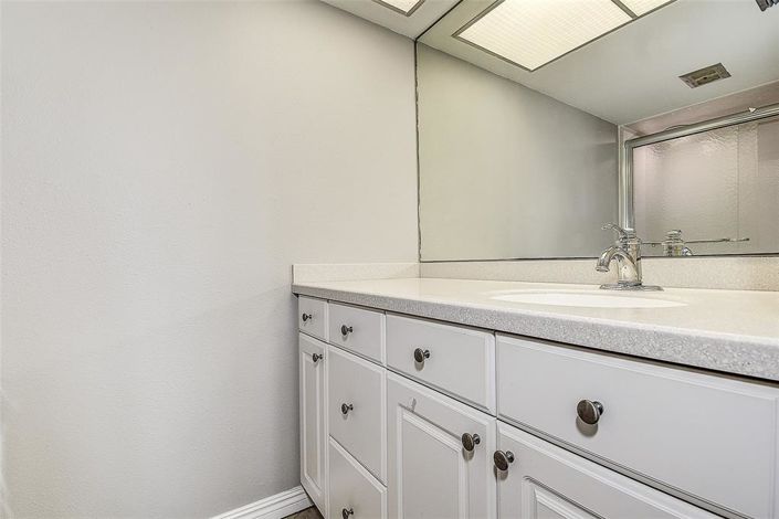 Image No.18-2 Bed Property for sale