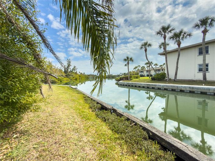 Image No.16-2 Bed Property for sale