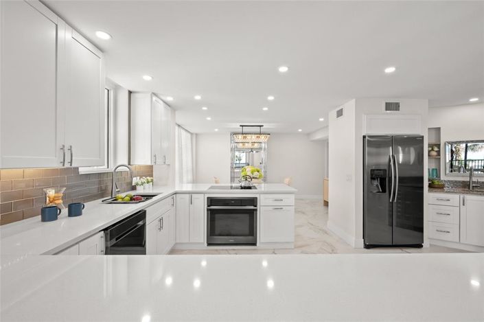 Image No.3-3 Bed Property for sale