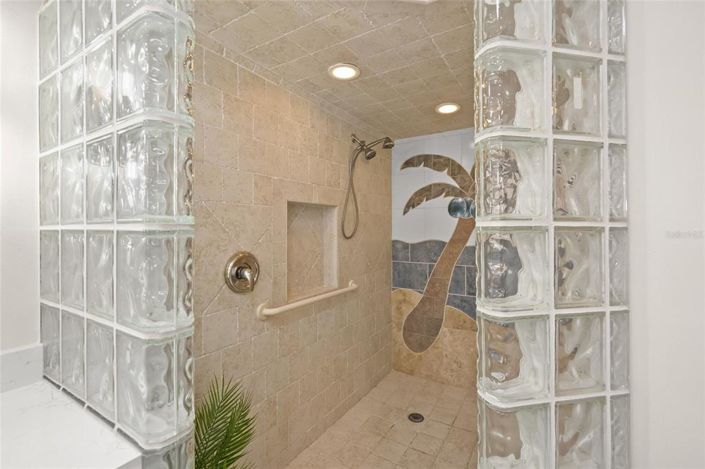 Image No.42-3 Bed Property for sale