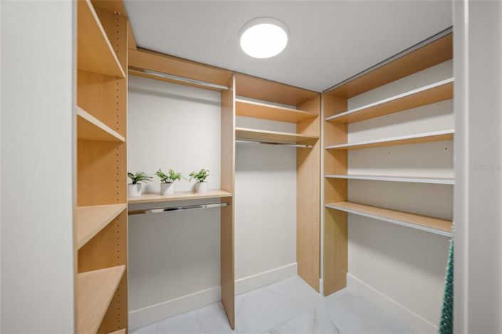 Image No.54-3 Bed Property for sale