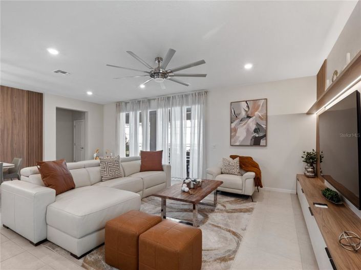 Image No.16-8 Bed Property for sale