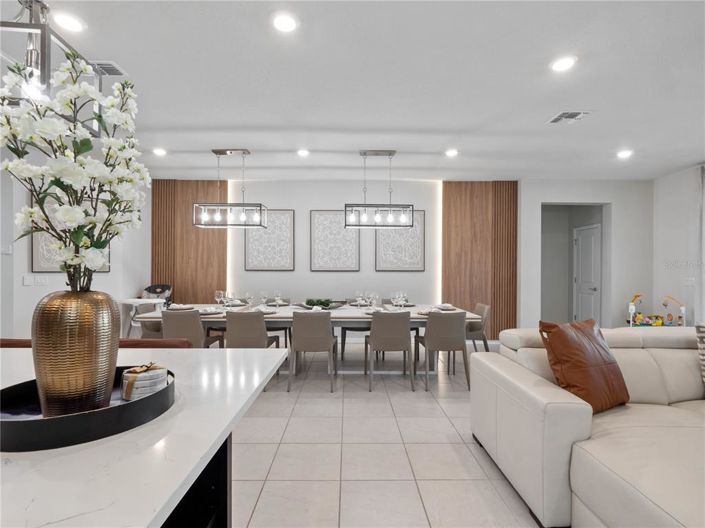 Image No.17-8 Bed Property for sale