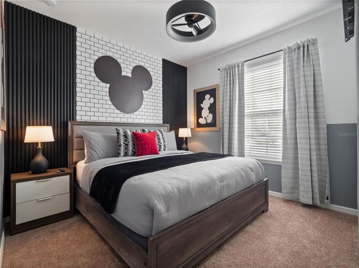 Image No.18-8 Bed Property for sale