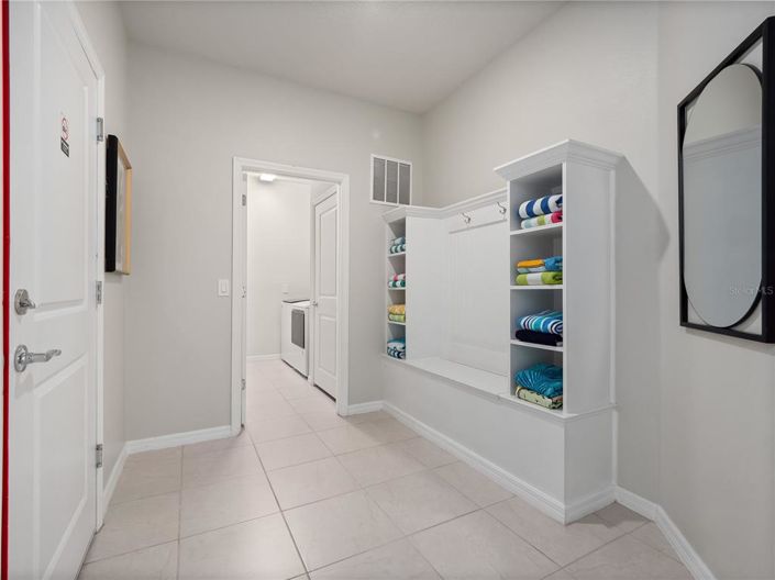 Image No.20-8 Bed Property for sale