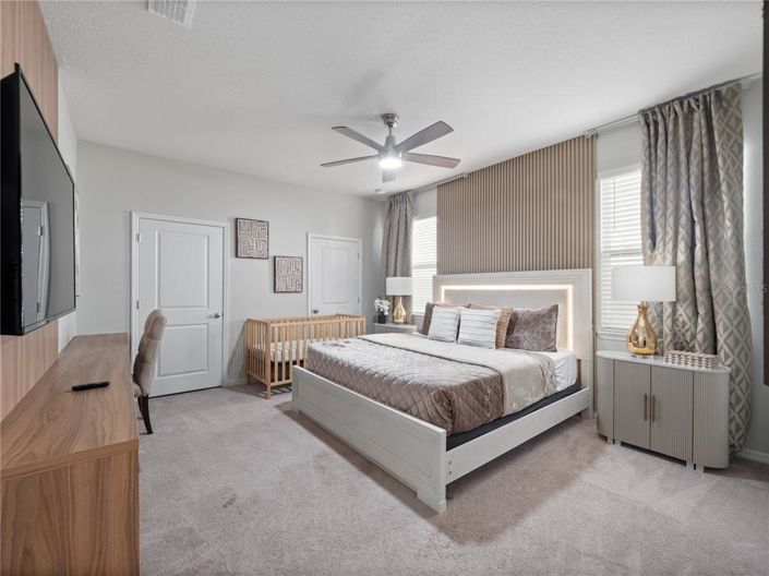 Image No.24-8 Bed Property for sale