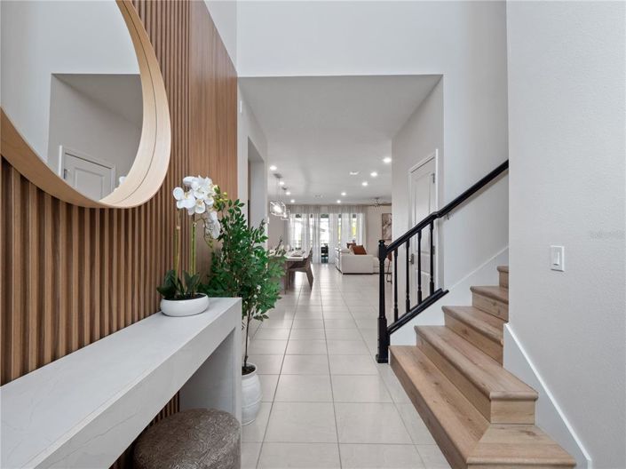 Image No.4-8 Bed Property for sale