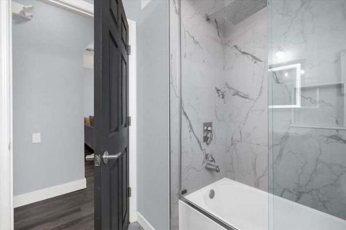 Image No.18-3 Bed Property for sale