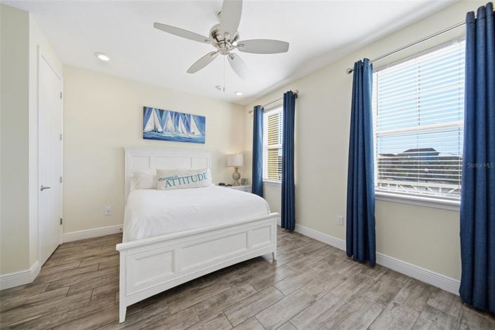 Image No.10-7 Bed Property for sale