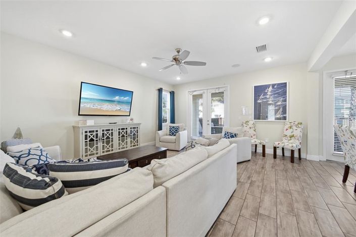 Image No.16-7 Bed Property for sale