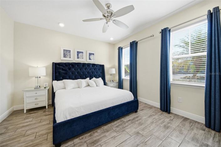 Image No.24-7 Bed Property for sale