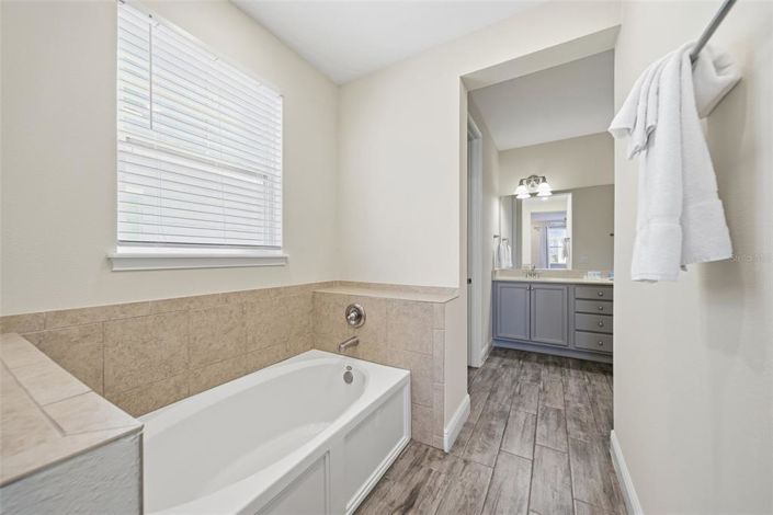 Image No.38-7 Bed Property for sale