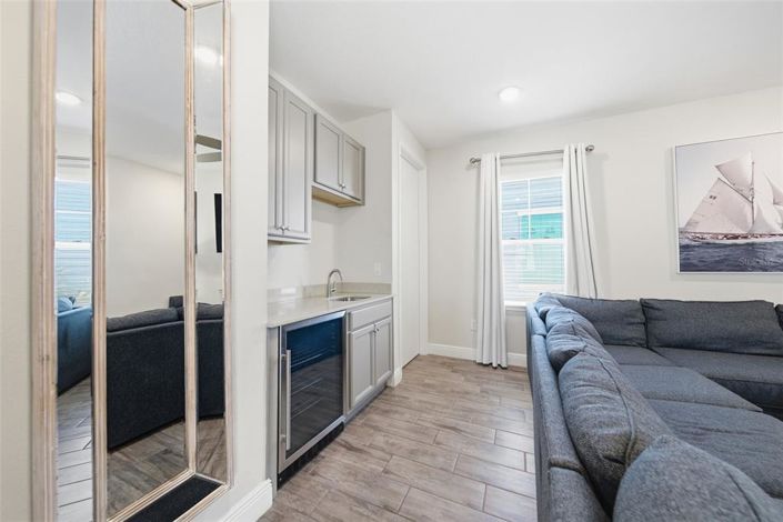 Image No.43-7 Bed Property for sale