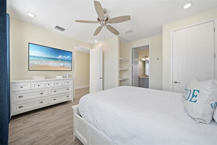 Image No.9-7 Bed Property for sale