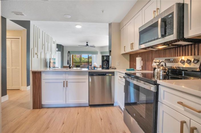 Image No.12-2 Bed Property for sale