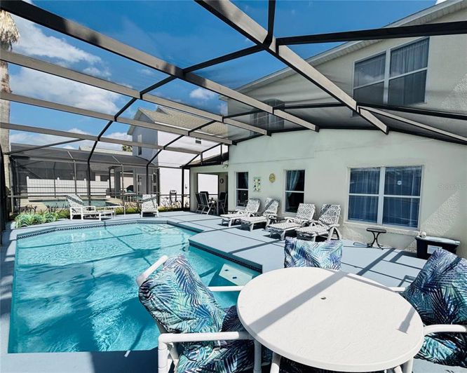 Image No.28-5 Bed Property for sale